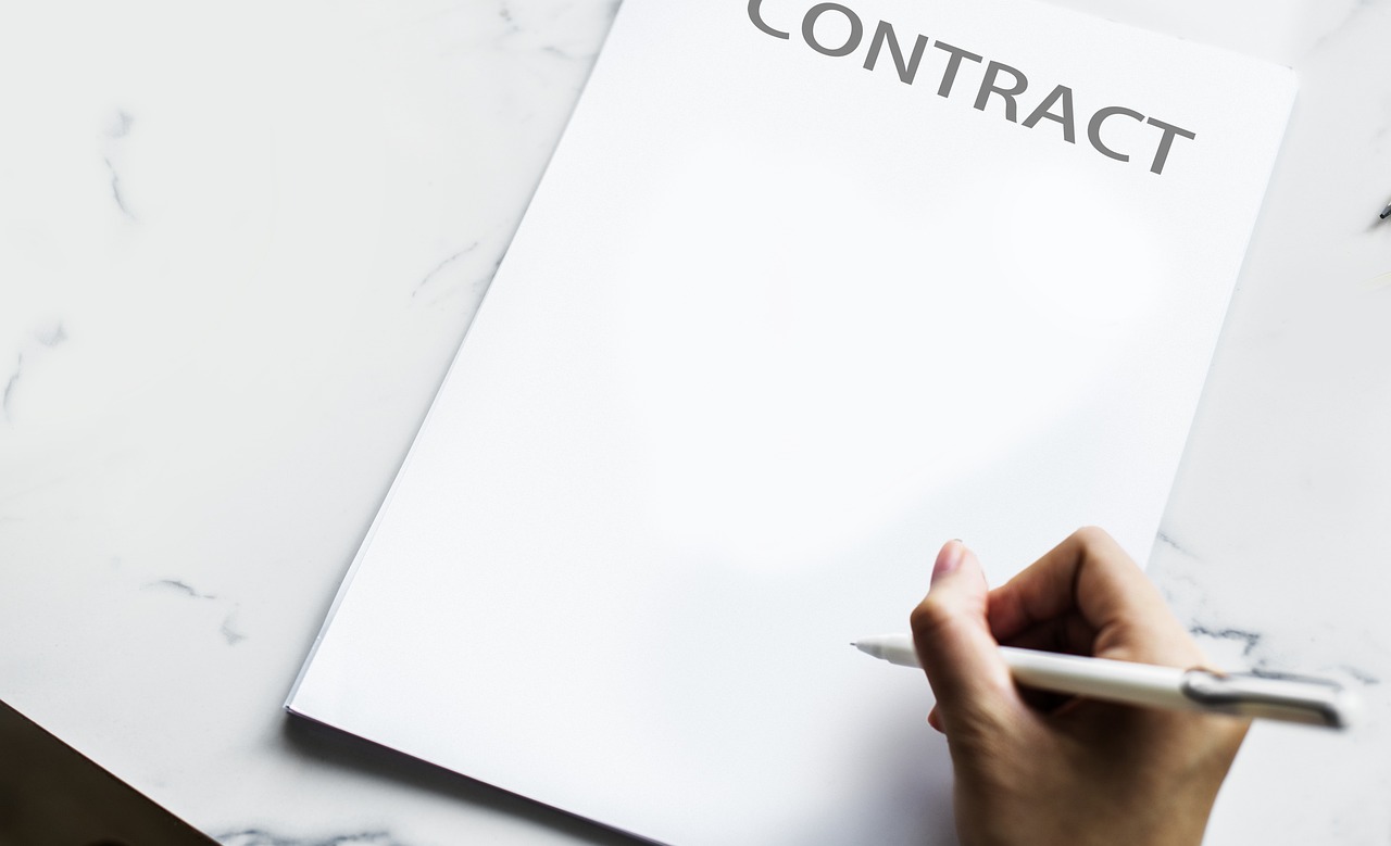 債務整理が必要な契約社員は会社からどのように通知されるのか？