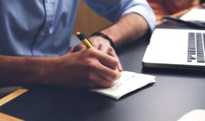 債務整理を職場にバレない方法は？