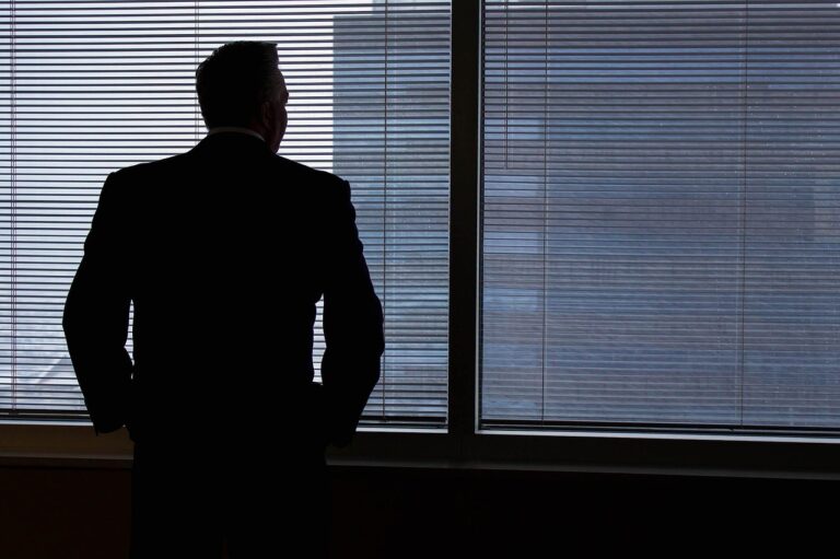 債務整理で会社バレを避ける方法は？